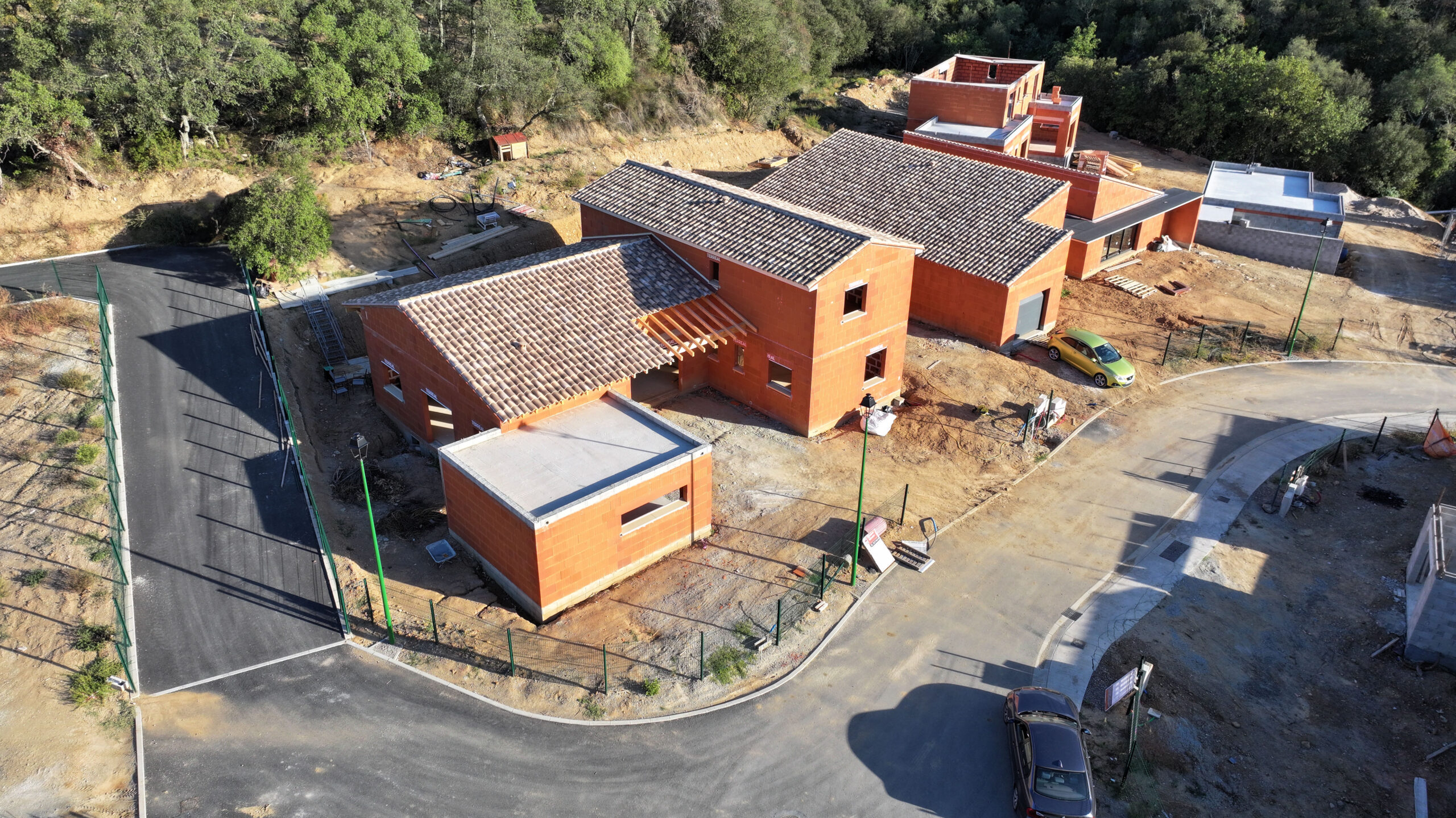 Vidéo drone d'une Construction d'une maison à Vives