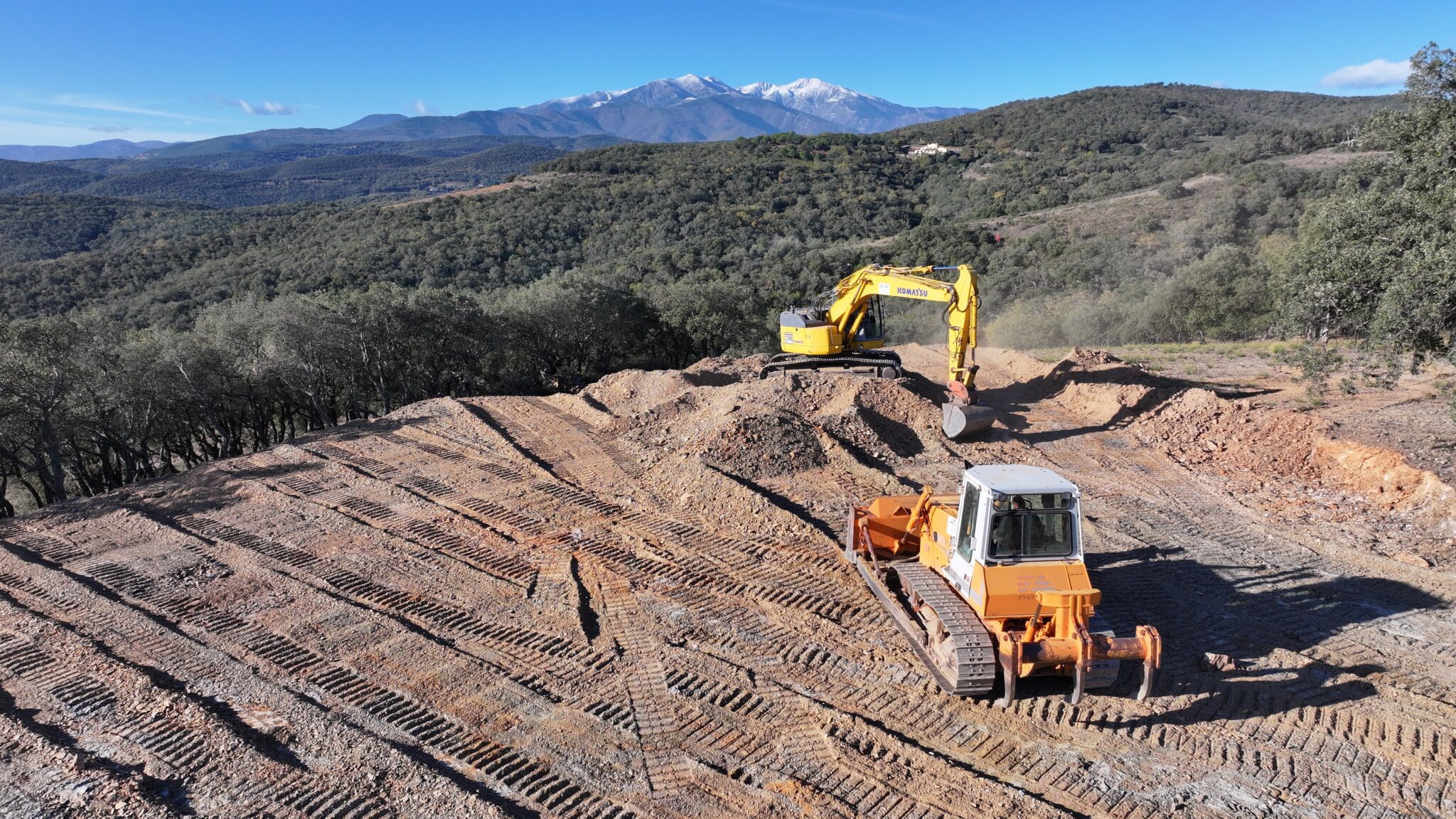 Adrien Spor - Vue aérienne avec drone d'un terrassement à proximité de Perpignan dans les Pyrénées-Orientales (66)